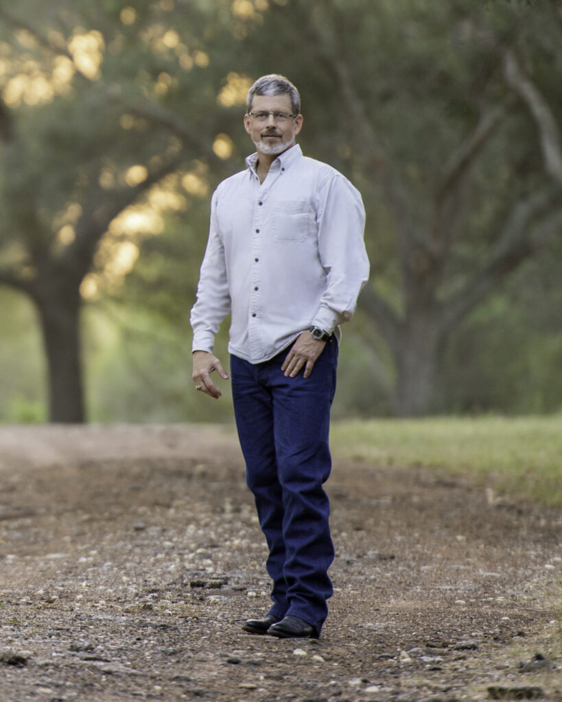 Sandy Flint (portrait artist) in the Texas country side